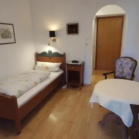 Christl, Haus Pensión Kitzbühel