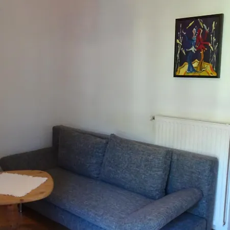 Christl, Haus Pensión