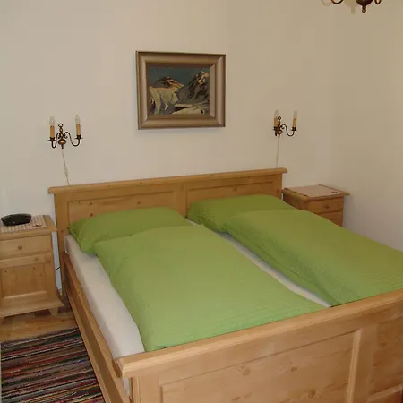 Christl, Haus Pensión