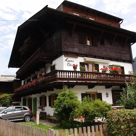 Christl, Haus