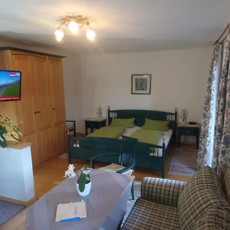 Christl, Haus Pensión Kitzbühel